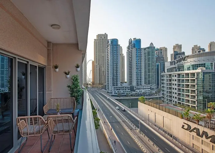 Classy 1-Bedroom Apartment In Dubai Marina With City Views!