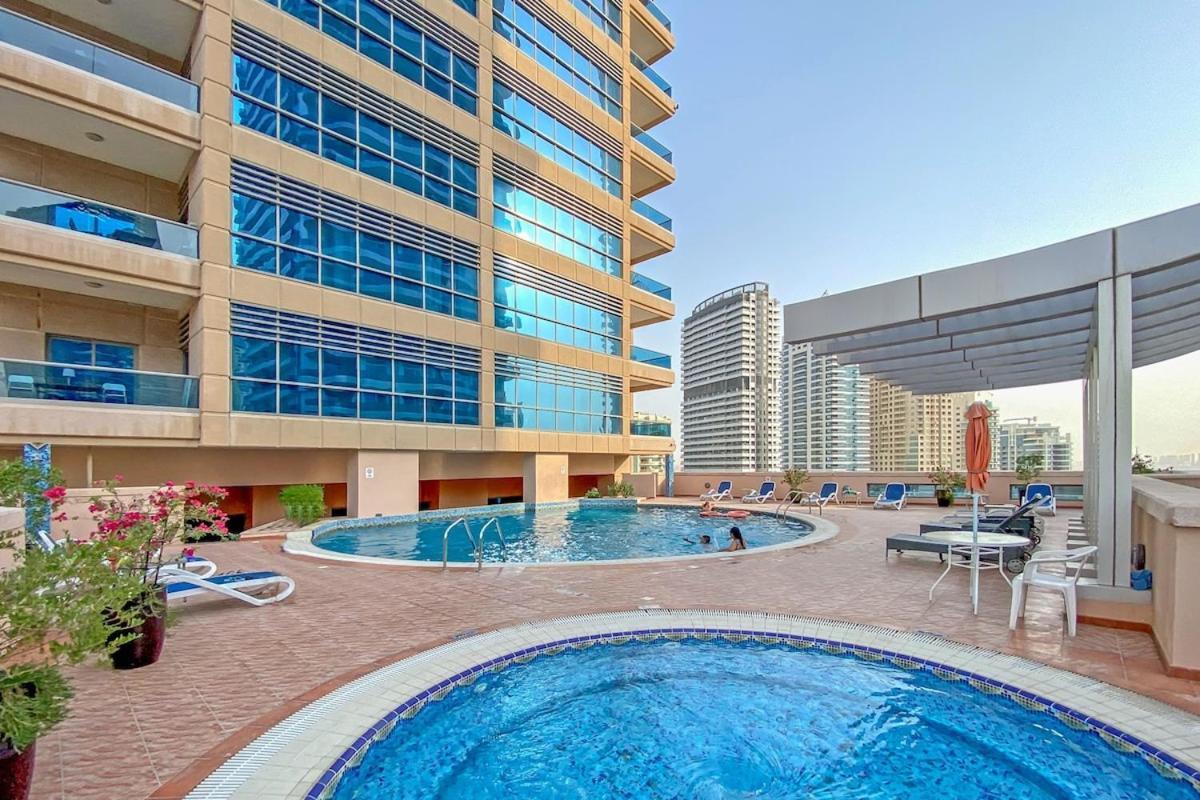 Classy 1-bedroom In Marina With Views! *