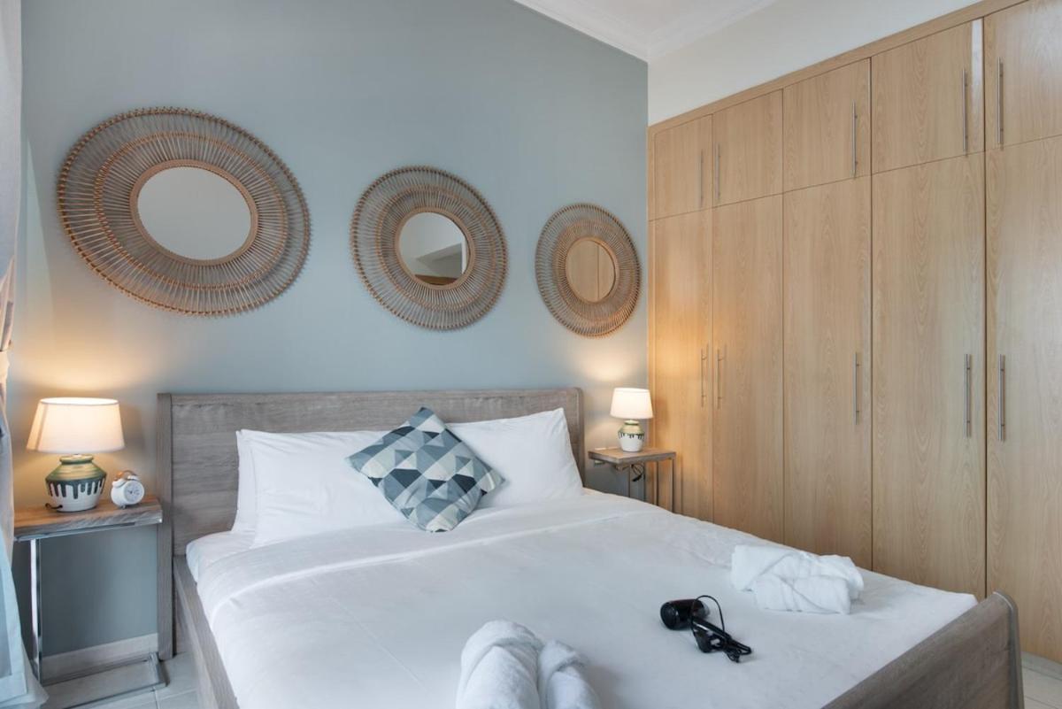 Classy 1-bedroom In Marina With Views! *