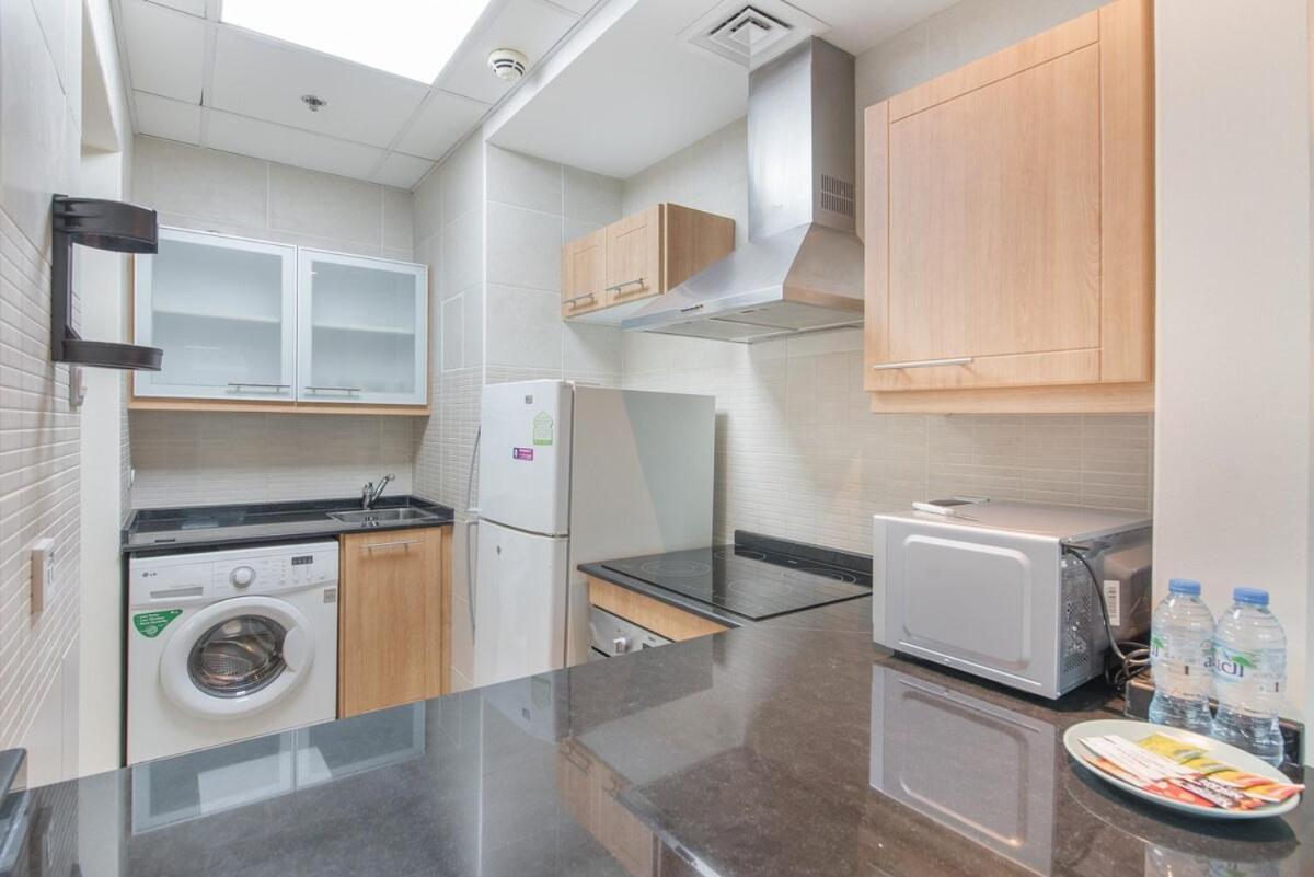 Classy 1-bedroom In Marina With Views!